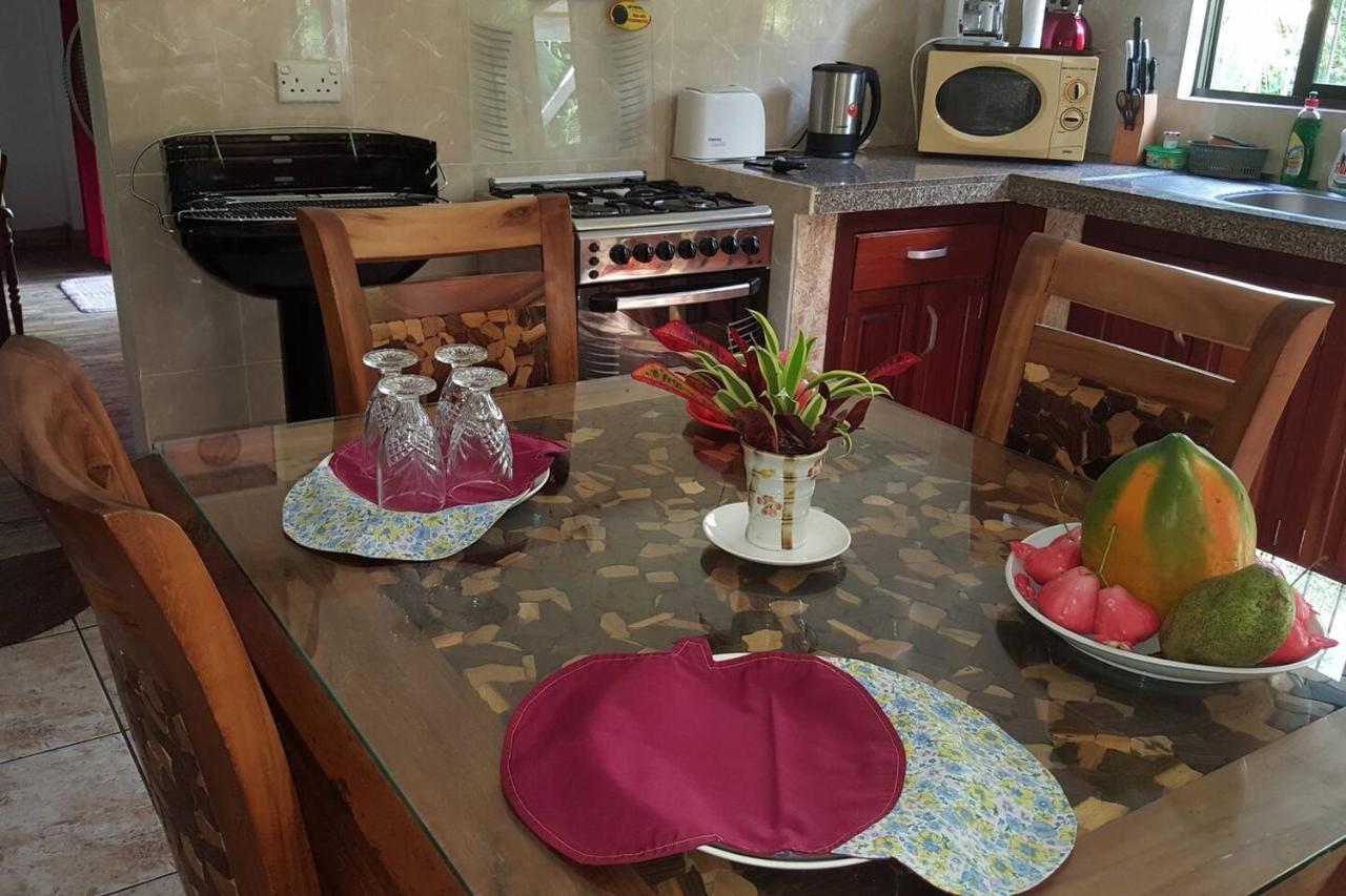 Gigi'S Self Catering Apartment ポート・グロード エクステリア 写真