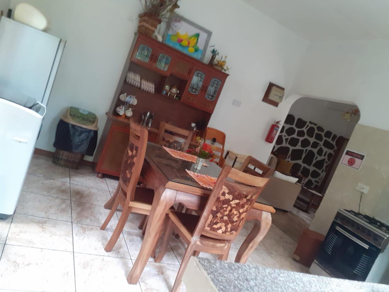 Gigi'S Self Catering Apartment ポート・グロード エクステリア 写真