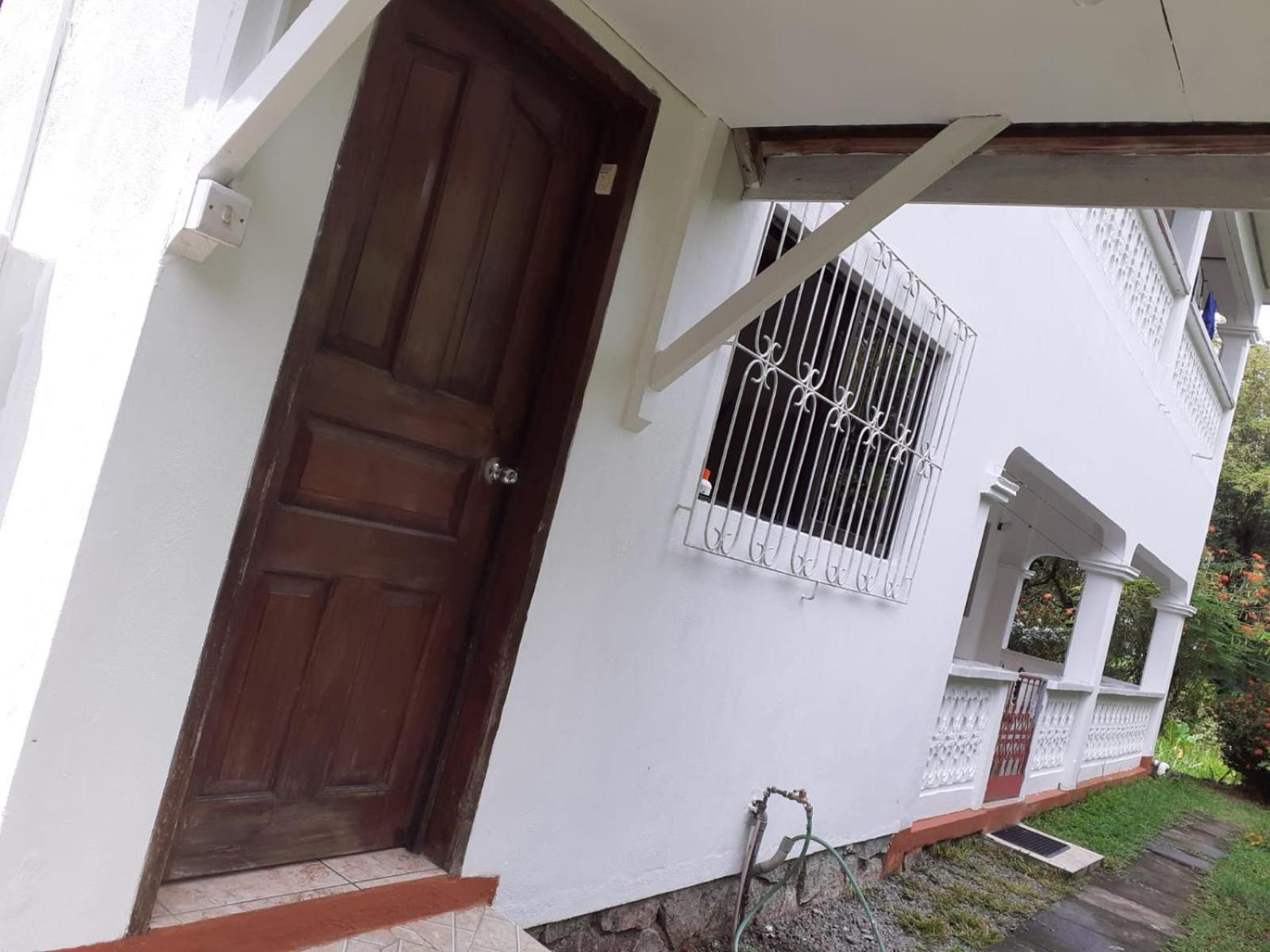 Gigi'S Self Catering Apartment ポート・グロード エクステリア 写真