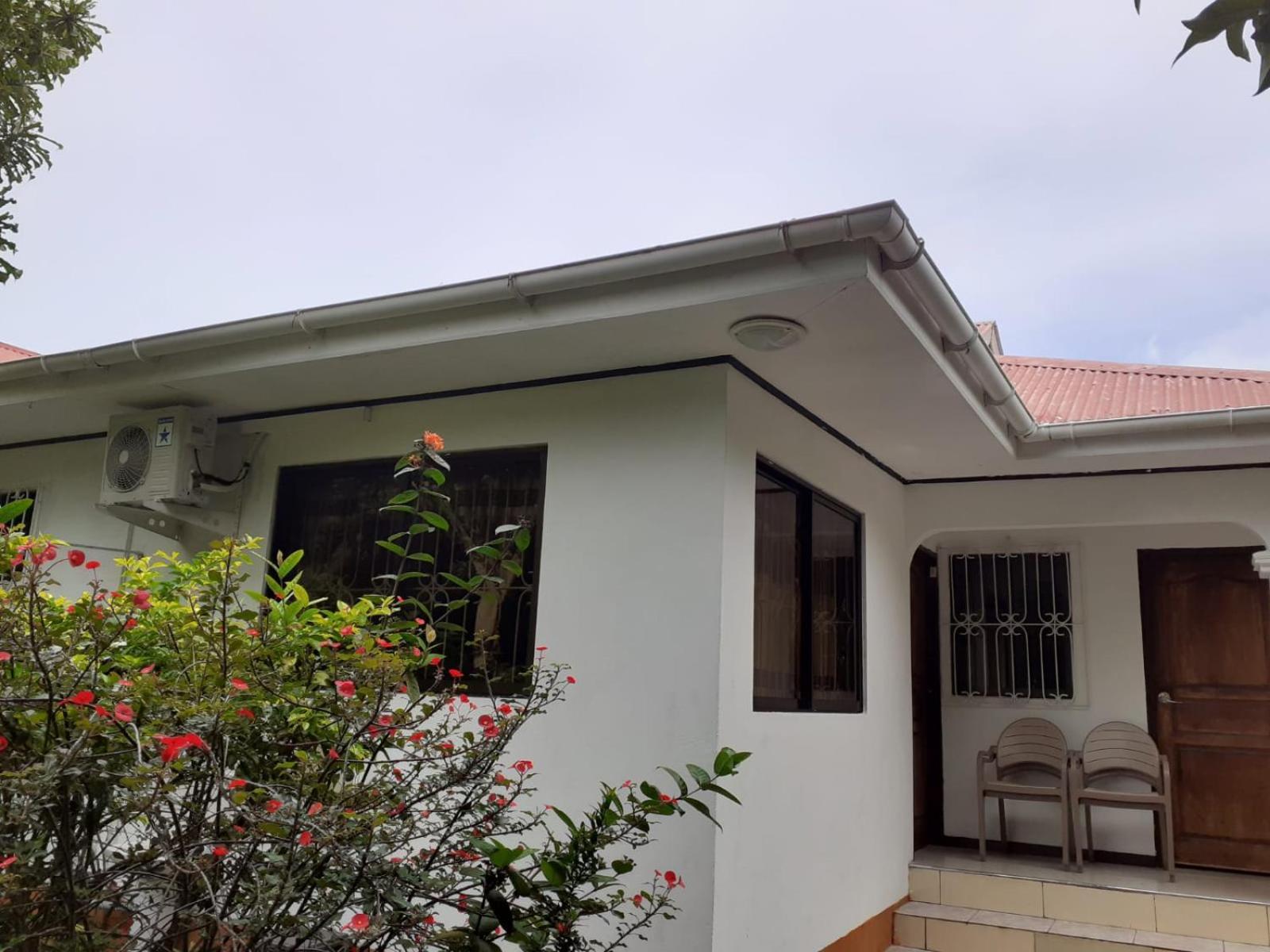 Gigi'S Self Catering Apartment ポート・グロード エクステリア 写真